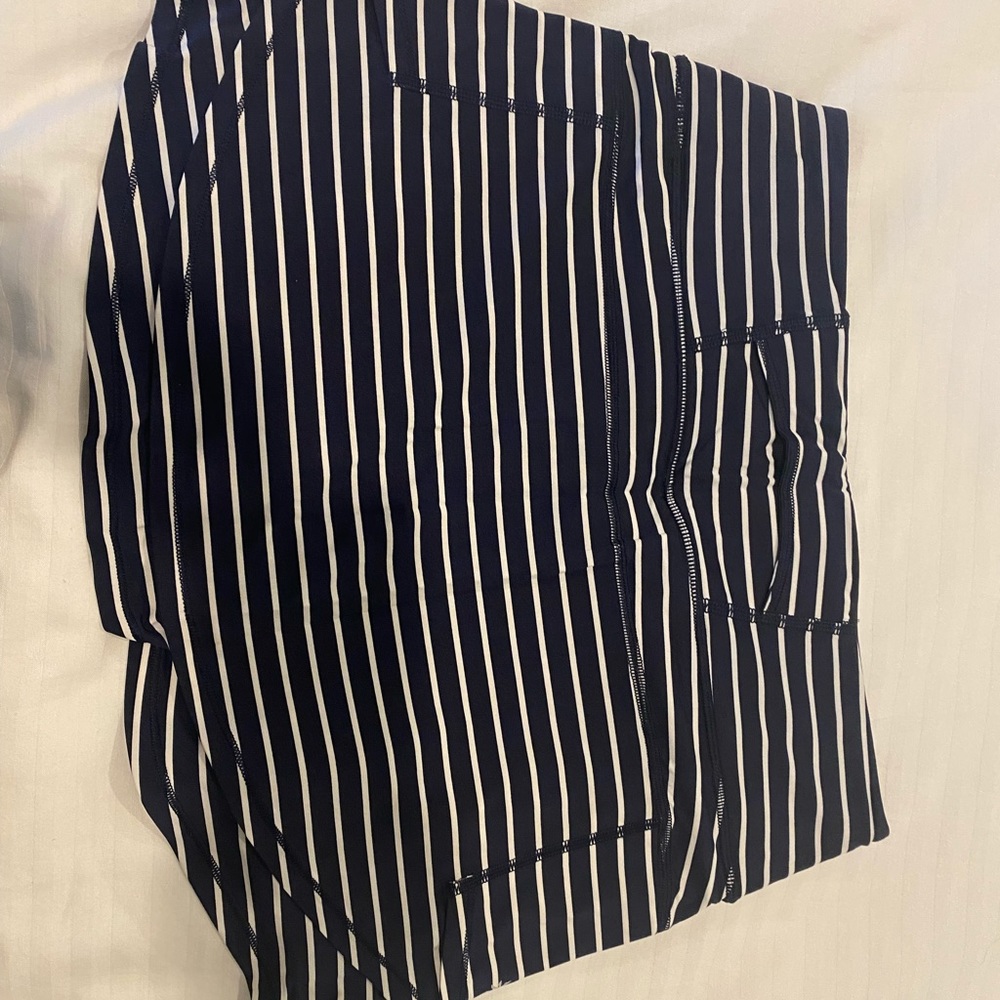 Athleta navy and white stripe tennis skirt